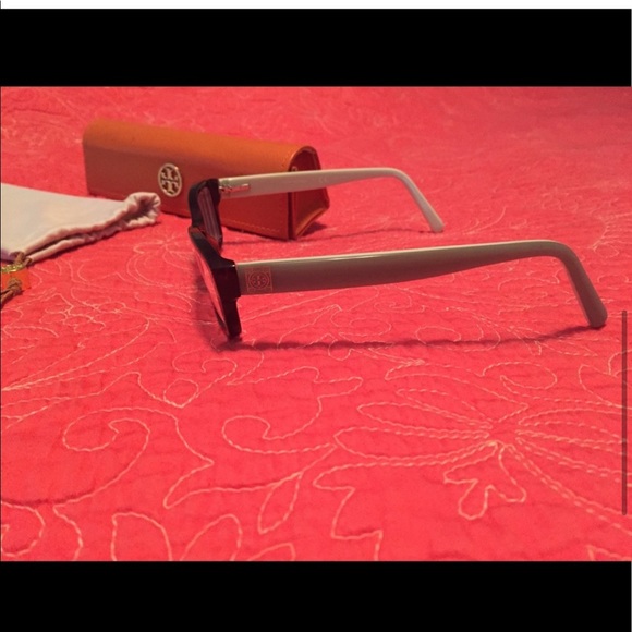 Tory Burch eyeglasses - Picture 5 of 7